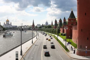 місто Москва - Кремль біля річки Москва