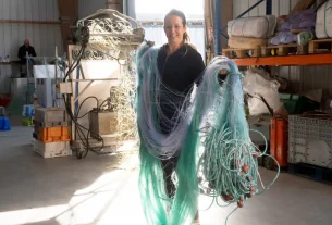 35-річна Марі Ле Бріс очолює підприємство з виробництва рибальських сіток у Бретані, яке передає в Україну вживані сітки