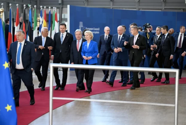 Лідери ЄС збираються перед сімейним фото на саміті ЄС у Брюсселі 19 березня