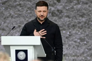 Володимир Зеленський під час нагородження американською премією Рузвельта