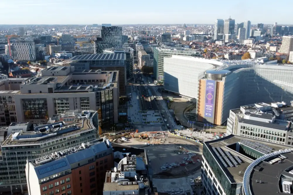 Аерофотознімок площі Шумана в Брюсселі, де розташовані ключові інституції Європейського Союзу, листопад 2025 року