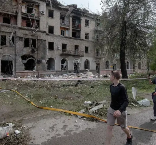 У ніч на понеділок Росія продовжила обстріл міста Дніпро