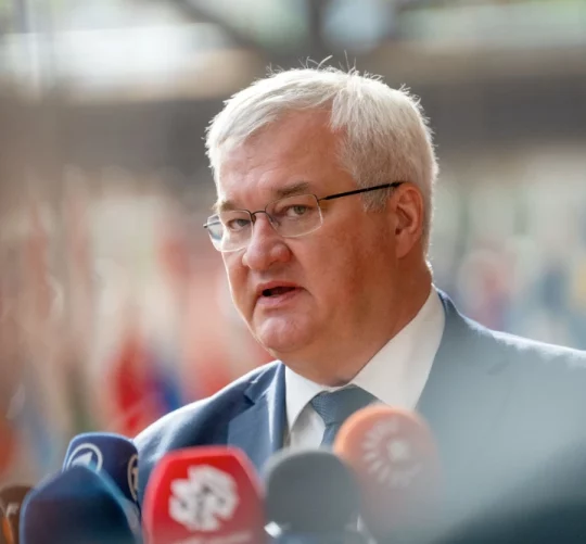 Міністр закордонних справ України Андрій Сибіха спілкується з журналістами