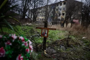 Людей поховали біля зруйнованого дому міста Констянтинівка
