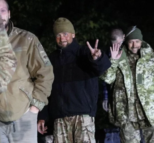 військово полонені хлопці повертаються на батьківщину