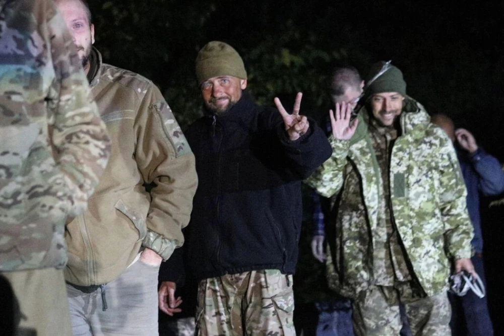 військово полонені хлопці повертаються на батьківщину