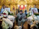 Похорон дівчин які загинули після обрушення житлової будівлі під час обстрілу Росією міста Київ