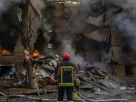 24 травня 2026 року рятувальники працюють на місцях ракетних ударів у Києві