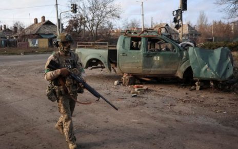 Зеленський відхиляє вимоги Росії про здачу стратегічно важливого оборонного поясу України