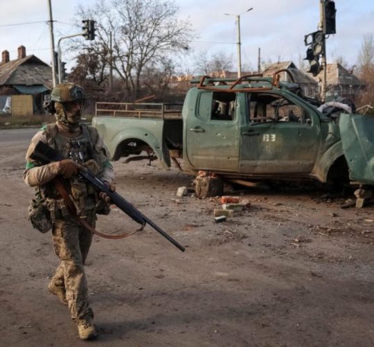 Зеленський відхиляє вимоги Росії про здачу стратегічно важливого оборонного поясу України