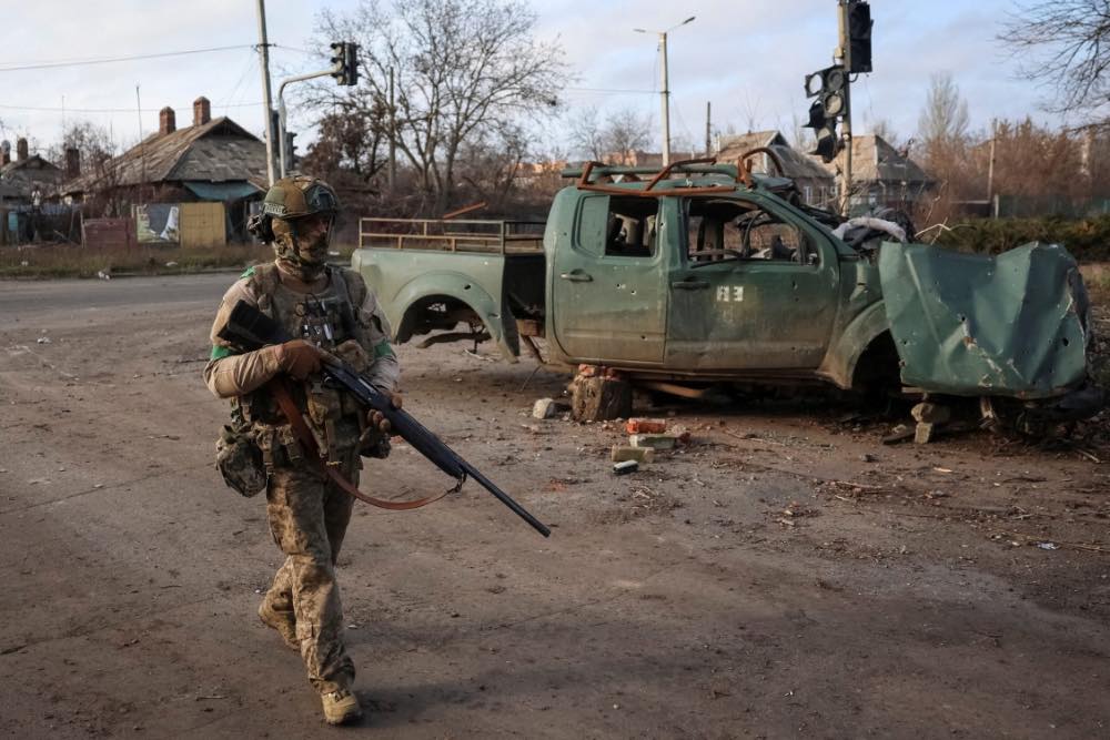 Зеленський відхиляє вимоги Росії про здачу стратегічно важливого оборонного поясу України