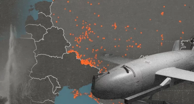 ілюстрація карти на фоні дальнобійної ракети