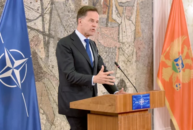 Генеральний секретар НАТО Марк Рютте бере участь у спільній пресконференції з прем'єр-міністром Чорногорії після їхньої зустрічі в Подгориці 12 травня 2026 року