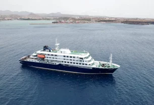 Антарктичний круїзний лайнер MV Hondius прямує до порту Гранаділья-де-Абона на Тенеріфе