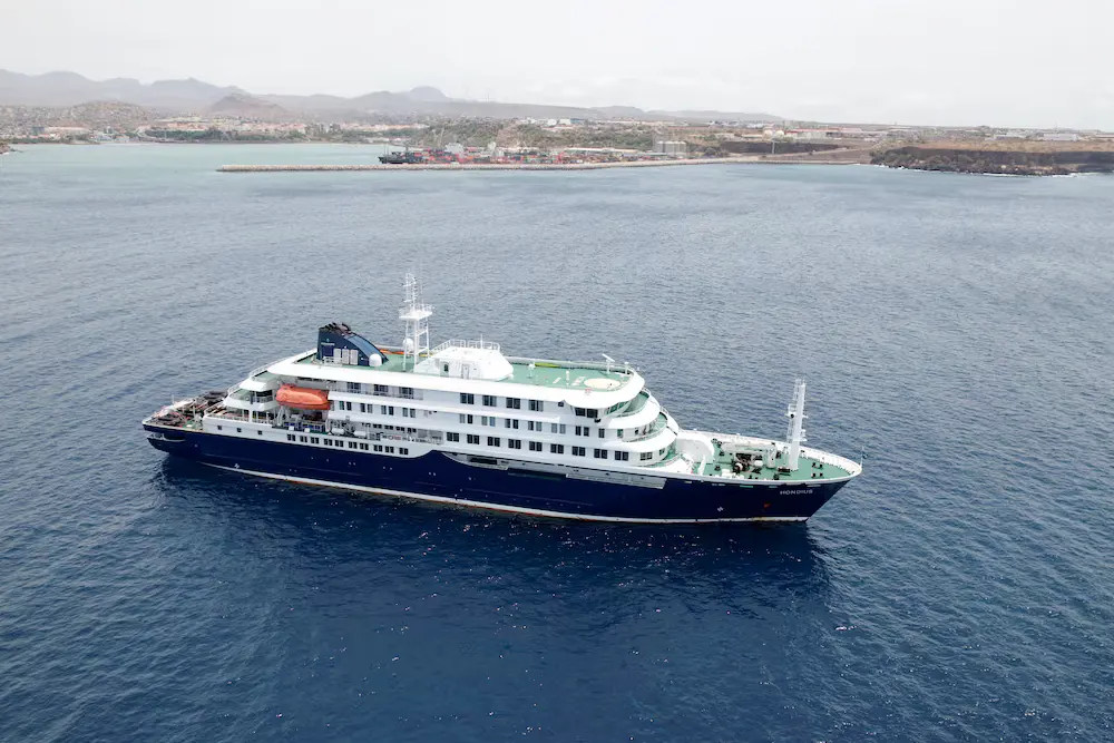 Антарктичний круїзний лайнер MV Hondius прямує до порту Гранаділья-де-Абона на Тенеріфе