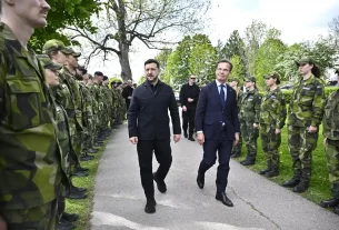 Прем'єр-міністр Швеції Ульф Крістерссон приймає президента України Володимира Зеленського на авіаційній флотилії F16 в Уппсалі, 28 травня 2026