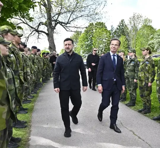 Прем'єр-міністр Швеції Ульф Крістерссон приймає президента України Володимира Зеленського на авіаційній флотилії F16 в Уппсалі, 28 травня 2026