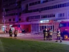 29 травня 2026 року в місті Галац (Румунія), неподалік від кордону з Україною, пожежники працюють біля будівлі, в яку влучив дрон