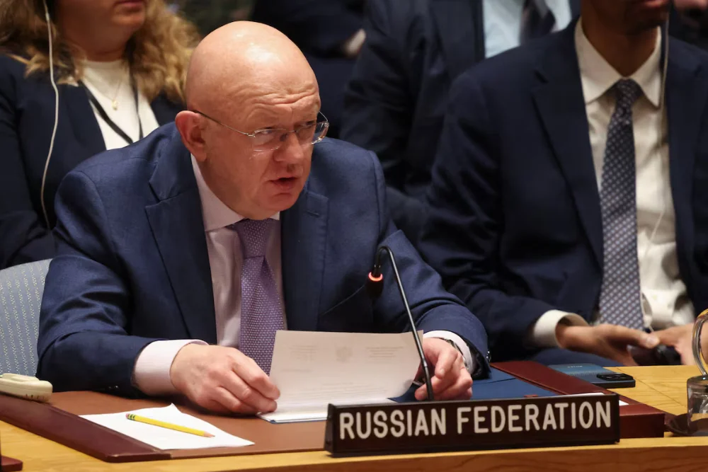 Посол Росії при ООН Василь Небензя бере участь у засіданні Ради Безпеки в штаб-квартирі ООН у Нью-Йорку, США, 26 травня 2026 року