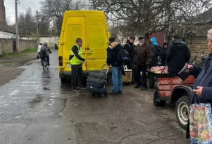 Мешканці вирушають у подорож, щоб покинути Олешки