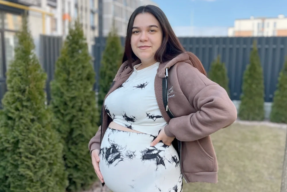 Каріна Тарасенко каже, що стала сурогатною матір’ю через війну, і тепер планує народити якомога більше дітей як сурогатна матір