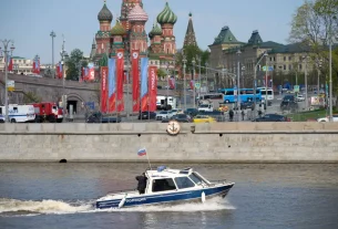 Кремль ракурс з річки Москва