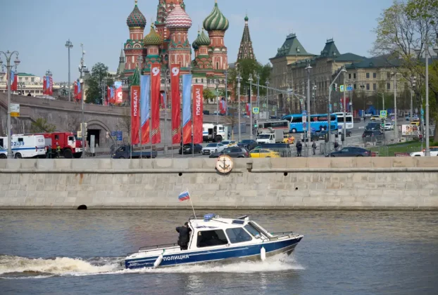 Кремль ракурс з річки Москва