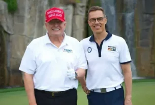 Дональд Трамп та Олександр Стабб під час гри у гольф