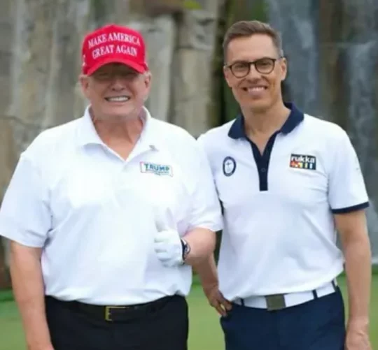Дональд Трамп та Олександр Стабб під час гри у гольф