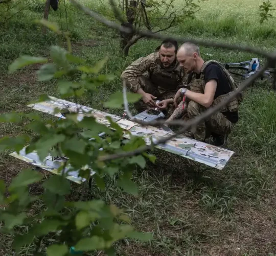 військові налаштовують дрони