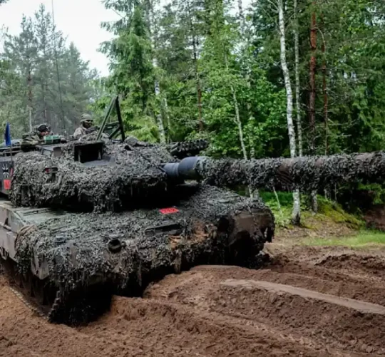 Бойовий танк «Леопард-2» бере участь у бойових навчаннях «Freedom Shield 2026» у Литві