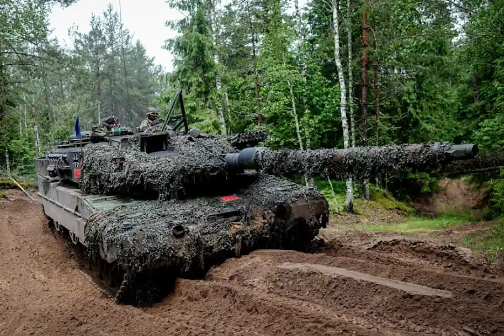 Бойовий танк «Леопард-2» бере участь у бойових навчаннях «Freedom Shield 2026» у Литві