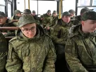 військові російські новобранці їдуть на автобусі