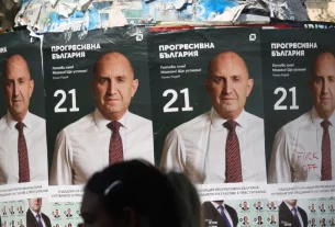 Новообраний Прем'єр-міністр Румен Радев зображено на виборчих плакатах у Болгарії