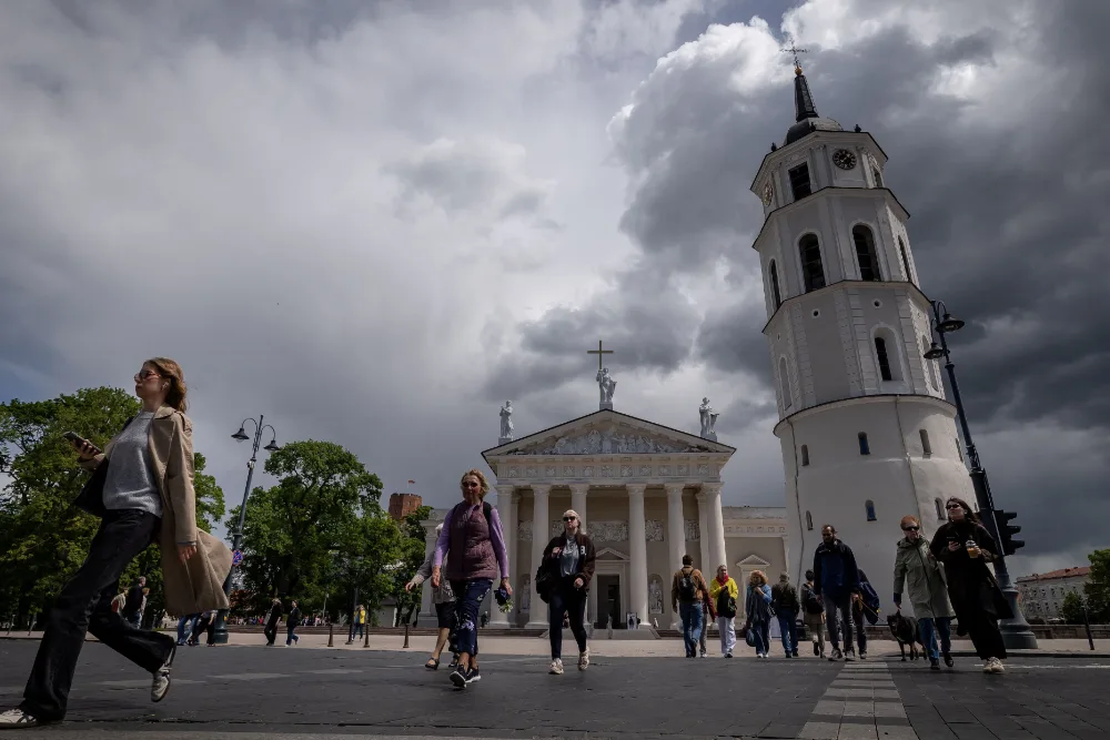 Міністерство оборони Литви надіслало попередження на телефони людей у центрі Вільнюса 20 травня 2026 року
