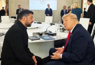 Володимир Зеленський розмовляє з Дональдом Трампом на саміті G7 у Франції