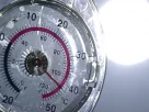 Термометр показує +42 градуси за Цельсієм
