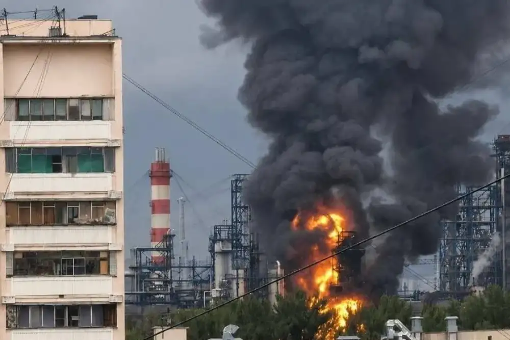 Українські дрони завдали удару по НПЗ біля Москви