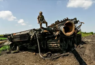 Знищений російський танк у Запорізькій області, на південному сході України