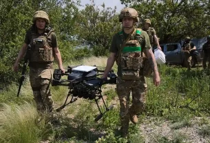 Збройні сили України експлуатують українські важкі бомбардувальні дрони Vampire вздовж фортеці в Донецькій області