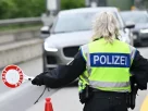 поліція зупиняє авто в Германії