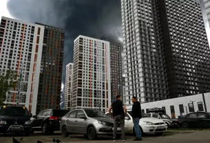 Чорні хмари диму в Москві після удару українського дрона 18 червня