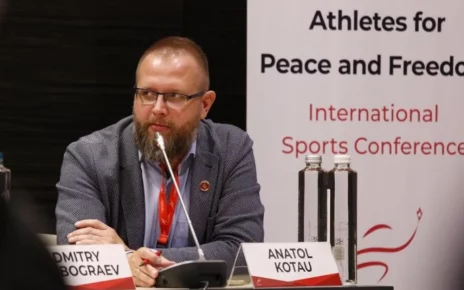 Колишній спортивний чиновник Анатолій Котау, критик білоруськоЇ влади