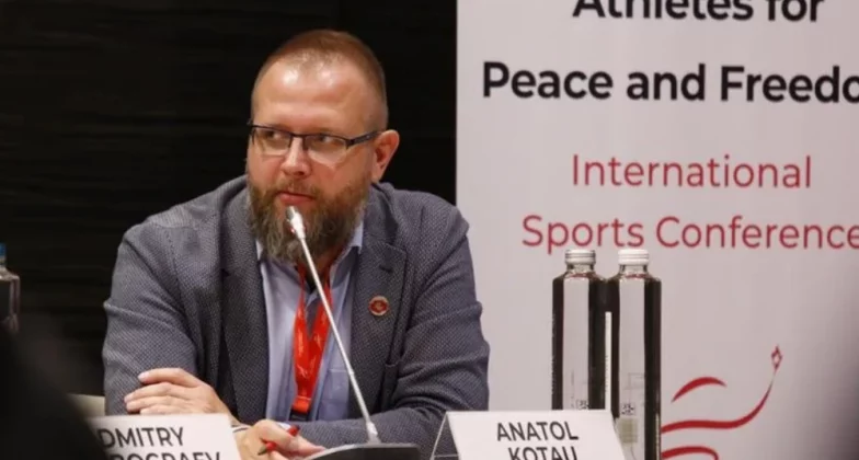 Колишній спортивний чиновник Анатолій Котау, критик білоруськоЇ влади