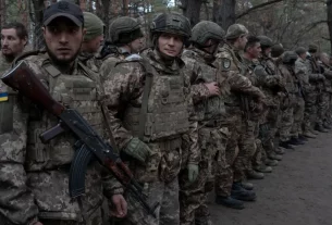 стрій військовослужбовців