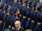 Президент Росії Володимир Путін прибуває на церемонію покладання вінків з нагоди 85-ї річниці вторгнення нацистської Німеччини до Радянського Союзу під час Другої світової війни, у День пам’яті та скорботи біля Могили Невідомого солдата біля Кремлівської стіни в Москві, Росія, 22 червня 2026 року
