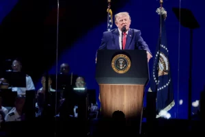 Президент США Дональд Трамп виступає на мітингу з нагоди Дня незалежності 4 липня, присвяченому 250-річчю незалежності США