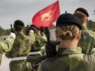 Новобранці проходять підготовку на плацу на Готланді — великому острові біля східного узбережжя Швеції