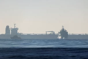 Французькі ВМС перенаправили танкер, який, як підозрюється, належить до російського «тіньового флоту», до порту Марсель-Фос