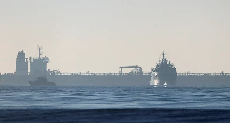 Французькі ВМС перенаправили танкер, який, як підозрюється, належить до російського «тіньового флоту», до порту Марсель-Фос